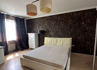 Аренда 2-ком. квартиры, 88 м2, Саратов, Соколовая улица, 10/16