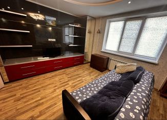 Аренда двухкомнатной квартиры, 45 м2, Тихвин, Школьная улица, 31