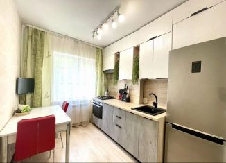 Продам трехкомнатную квартиру, 61.8 м2, Сыктывкар, Коммунистическая улица, 37, Юго-Западный район