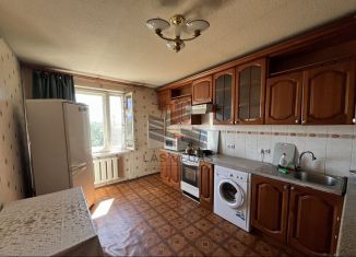 Сдается в аренду 2-комнатная квартира, 60 м2, Татарстан, улица Кул Гали, 7А