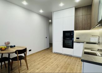 Продам двухкомнатную квартиру, 71 м2, Татарстан, улица Аделя Кутуя, 100