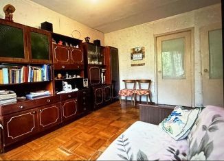 Продам четырехкомнатную квартиру, 50 м2, Кингисепп, Октябрьская улица, 8