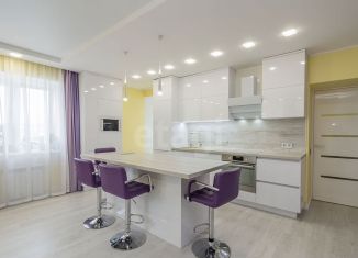 Двухкомнатная квартира на продажу, 83 м2, Тюмень, улица Циолковского, 20А