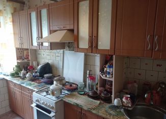 Трехкомнатная квартира на продажу, 62 м2, Нижний Новгород, метро Горьковская, улица Маршала Малиновского, 10