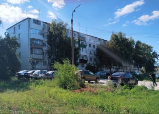 Продается 2-ком. квартира, 45.2 м2, поселок городского типа Алексеевка, Невская улица, 13