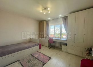 Продаю двухкомнатную квартиру, 68 м2, Смоленск, улица Попова, 39