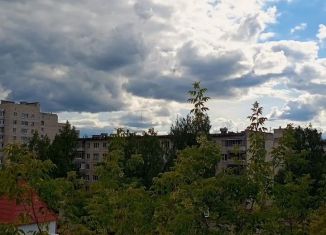 Продается 2-комнатная квартира, 43.4 м2, Северск, Лесная улица, 8