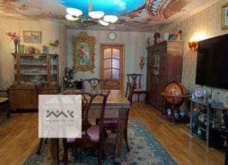 Продается трехкомнатная квартира, 95.8 м2, Гатчина, улица Карла Маркса, 9к1