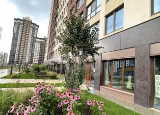 Продам 2-ком. квартиру, 73 м2, Воронеж, Московский проспект, 132