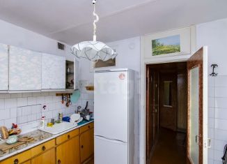 Продается 2-комнатная квартира, 48.6 м2, Тюмень, улица Республики, 92