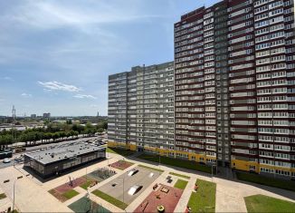 Продаю двухкомнатную квартиру, 62.1 м2, Оренбург, улица Юркина, 8, ЖК Осенний Лист