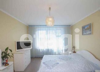 Двухкомнатная квартира на продажу, 63 м2, Тюмень, улица Энергостроителей, 23