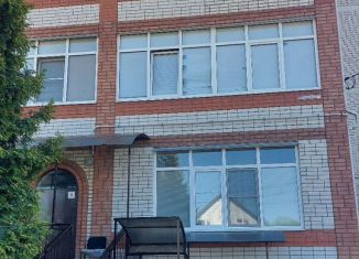2-комнатная квартира на продажу, 74.3 м2, Горячий Ключ, улица Лермонтова, 77