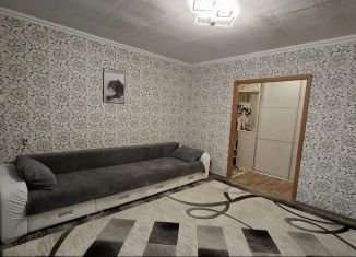 Сдача в аренду 3-ком. квартиры, 76 м2, Тобольск, 7-й микрорайон, 35