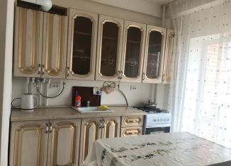 Сдаю 1-ком. квартиру, 38 м2, Грозный, улица Лескова, 2А