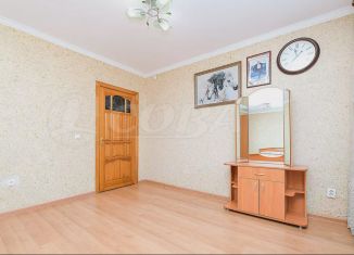 Продается 3-комнатная квартира, 63.4 м2, Тюмень, улица 50 лет Октября, 37