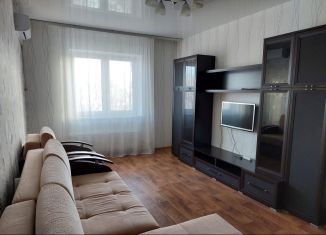 Аренда 1-комнатной квартиры, 50 м2, Татарстан, улица Гарифа Ахунова, 2