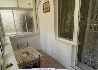 Сдам однокомнатную квартиру, 40 м2, посёлок городского типа Партенит, Фрунзенское шоссе, 7