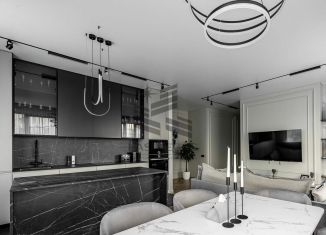 Сдается в аренду 4-ком. квартира, 105 м2, Татарстан, улица Разведчика Ахмерова, 3А