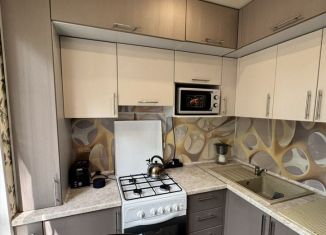 Продается 2-ком. квартира, 43.2 м2, Татарстан, улица Хади Такташа, 40