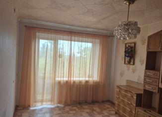 Продажа 2-ком. квартиры, 45 м2, Великие Луки, улица Маршала Жукова, 18к1