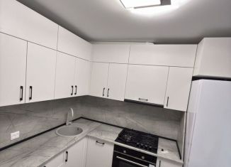 Продаю 2-ком. квартиру, 50 м2, Сибай, улица Заки Валиди, 46/1