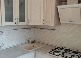 Сдается в аренду однокомнатная квартира, 30 м2, Подольск, проспект 50 лет Октября, 16А