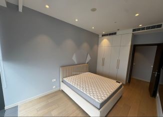 Сдаю в аренду 2-ком. квартиру, 65 м2, Москва, 1-й Красногвардейский проезд, 22с1, ЦАО