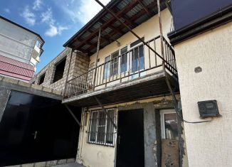 Продам 2-комнатную квартиру, 42 м2, Дербент, улица Гейдара Алиева, 2Ж