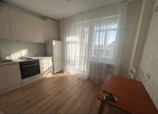 Сдам 2-ком. квартиру, 56 м2, Республика Башкортостан, улица Ленина, 162/1