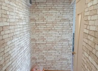 Продается 2-ком. квартира, 44 м2, Осинники, улица Революции, 5