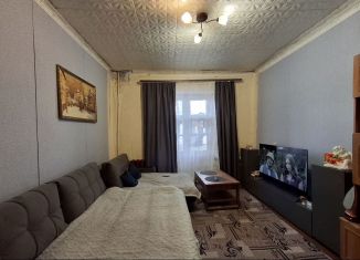 Продам двухкомнатную квартиру, 48 м2, Новомосковск, улица Горького, 4