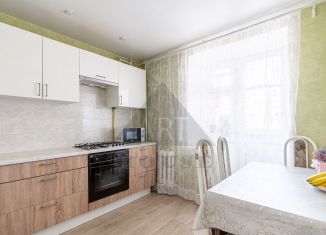 Продается 2-ком. квартира, 52.7 м2, Татарстан, улица Академика Глушко, 32