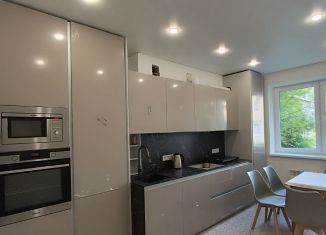 Продаю двухкомнатную квартиру, 65 м2, Калининград, Коммунистическая улица, 26