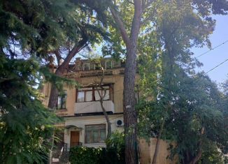 Продается 3-ком. квартира, 74.8 м2, Ялта, Морская улица, 5