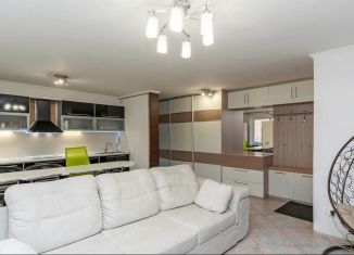 Продается 2-комнатная квартира, 68.2 м2, Тюмень, улица Валерии Гнаровской, 10к1