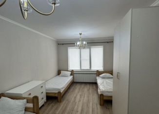 Сдам в аренду однокомнатную квартиру, 40 м2, Махачкала, улица Аскерханова, 20В