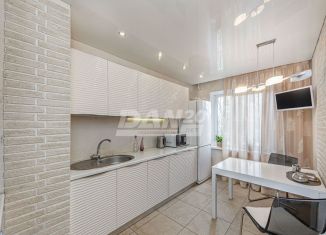 Продажа 3-ком. квартиры, 64.6 м2, Челябинск, улица Салавата Юлаева, 1