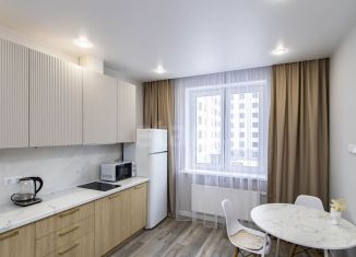 Продаю 1-ком. квартиру, 38.2 м2, Тюмень, улица Республики, 204к11