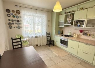 Продается 2-комнатная квартира, 66.3 м2, Дзержинск, улица Петрищева, 4А