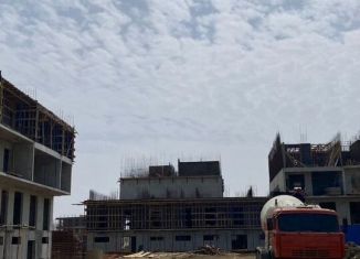 Продаю 1-ком. квартиру, 55 м2, Махачкала, проспект Насрутдинова, 162, Ленинский внутригородской район