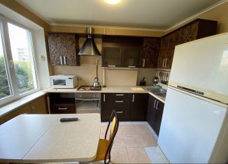 Сдам 3-ком. квартиру, 57 м2, Республика Башкортостан, Комсомольская улица, 147