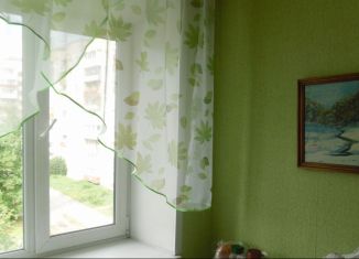 Продаю 3-ком. квартиру, 52.4 м2, Серов, улица Каляева, 33