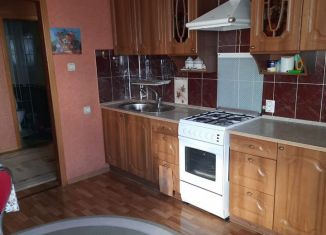 Двухкомнатная квартира на продажу, 76.4 м2, Энгельс, Ленинградская улица, 7