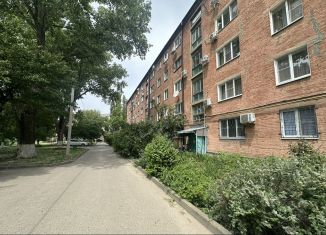 Продажа 2-комнатной квартиры, 48 м2, Армавир, улица Советской Армии, 214/2