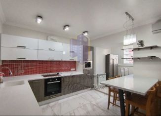 Сдается в аренду 3-комнатная квартира, 107 м2, Старый Оскол, микрорайон Степной, 9