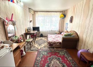 Продаю 1-ком. квартиру, 17 м2, Таганрог, Театральная улица, 17