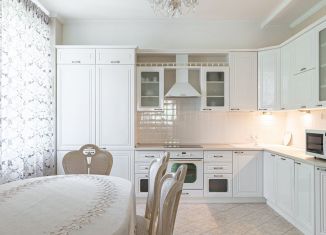 Продам двухкомнатную квартиру, 95 м2, Татарстан, Большая Красная улица, 63