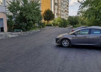 Сдаю в аренду однокомнатную квартиру, 40 м2, Саратов, улица имени П.Ф. Батавина