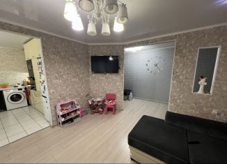 Сдается в аренду 3-комнатная квартира, 70 м2, Тобольск, микрорайон 7А, 21Б